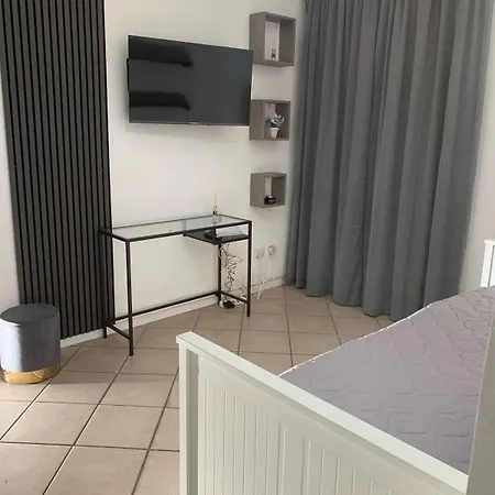 San Giuliano Apartment *