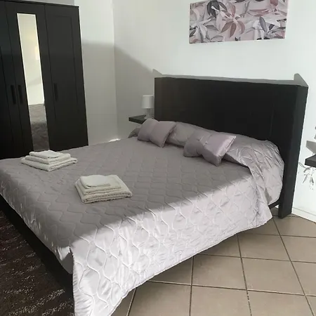 San Giuliano Apartment *